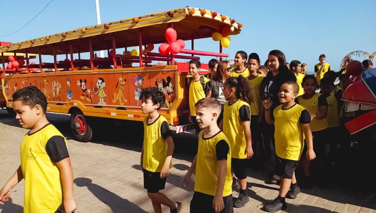 Alunos da Pestalozzi Guarapari participam de almoço no Restaurante Gaeta.